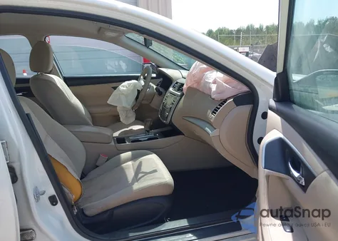 2016 Nissan Altima 2.5/2.5 S/2.5 Sl/2.5 Sr/2.5 Sv из США, поврежденный, VIN 1N4AL3AP9GC227159